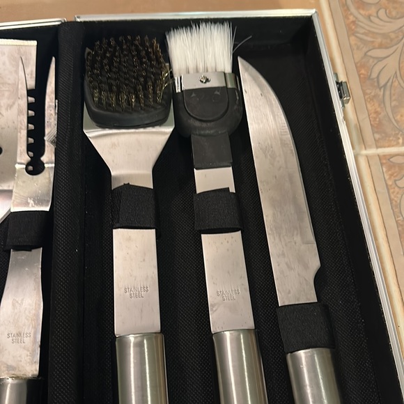EUC Stainless Steel BBQ SET - Picture 3 of 8
